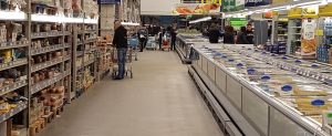 Românii sunt printre cei mai risipitori cetăţeni ai Uniunii Europene