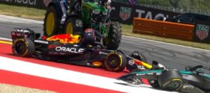 Max Verstappen şi Kimi Antonelli s-au ciocnit şi au abandonat în primul tur al cursei din Austria!
