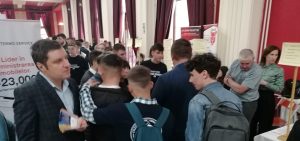 Peste 19.000 de joburi au fost oferite la Bursa locurilor de muncă pentru absolvenţi