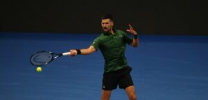Novak Djokovic, cu lacrimi în ochi pe teren, la finalul unui meci. Ce i-au pregătit organizatorii