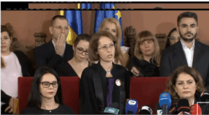 O judecătoare a Curţii de Apel Bucureşti a acuzat conducerea instituţiei că se lucrează într-un regim de teroare şi (…)