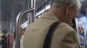 Ce avere are acum milionarul român care merge cu metroul şi care în trecut repara televizoare