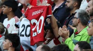 Fanii lui Liverpool, omagiu pentru Diogo Jota la primul meci pe Anfield de la decesul atacantului