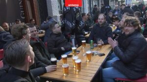 Fanii lui Feyenoord au făcut spectacol în Centrul Vechi, înaintea meciului cu FCSB din Europa League