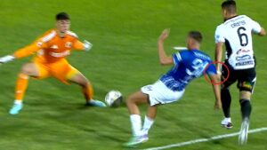 Verdictul specialistului după controversa uriaşă de la Farul – U Cluj! Constănţenii acuză un penalty neacordat