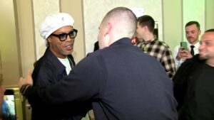 Jurnal Antena Sport | Marius Niculae a plecat cu tricoul lui Ronaldinho