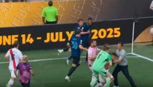 Cristi Chivu, momente incredibile la finalul meciului Inter – River Plate! L-a luat de guler pe Acuna