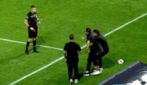 A crescut tensiunea pe ”Ilie Oană”! Un oficial al „găzarilor”, eliminat direct după ce a sărit la arbitru