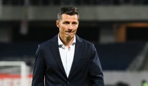 “A fost penalty clar” Costel Gâlcă a criticat arbitrajul şi şi-a făcut praf jucătorii: “Vor intra alţii cu FCSB”