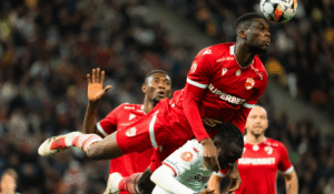 Cum l-a ademenit echipa lui Mircea Rednic pe Josue Homawoo? Va încasa de patru ori mai mult decât la Dinamo