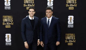 Nume imense la tragerea la sorți a grupelor Cupei Mondiale. Jucători legendari, artiști și președintele Trump