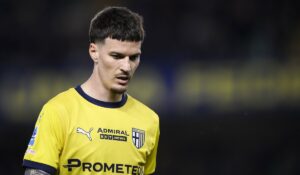 O nouă echipă a intrat în cursa pentru transferul lui Dennis Man. Răspunsul dat de Parma