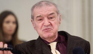 Gigi Becali a intrat în direct şi a pus la zid un jucător după FCSB – Hermannstadt: “Să vezi cum stă pe bancă”