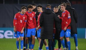 Naţionala care şi-a ignorat fanii, sancţionată de federaţie! Căpitanul şi-a pierdut banderola
