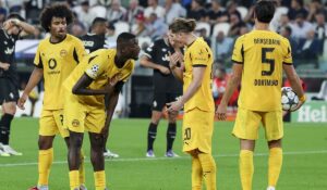 S-au certat pe teren în Juventus – Dortmund 4-4! Nu a vrut să îşi lase colegul să bată un penalty şi a intervenit (…)