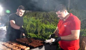 S-au încins iar grătarele la Arena Naţională înainte de România – Austria! Ronny a întreţinut atmosfera