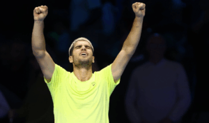 Carlos Alcaraz a obţinut o nouă victorie la Turneul Campionilor şi va încheia anul pe locul 1 ATP