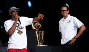 A fost numit selecționerul Statelor Unite la baschet. Alesul, palmares cu 2 titluri și 4 patru finale de NBA
