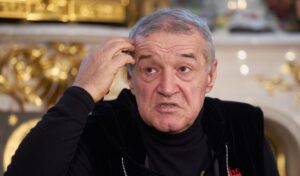 “Dormi îmbrăcat?” Gigi Becali şi-a făcut praf jucătorii după FCSB – FC Argeş 0-2: “Eşti bărbat, bă”