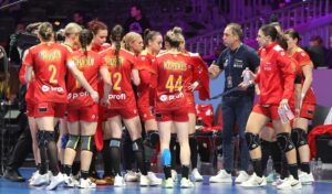 Selecționerul României, cu gândul la meciul „de foc” cu Ungaria după eșecul cu Danemarca de la Mondial: „Să rămânem (…)