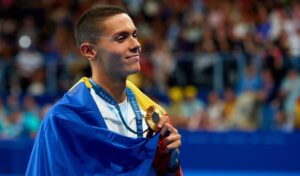 David Popovici împlineşte azi 21 de ani! Campionul român îşi donează ziua de naştere