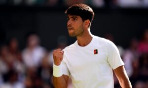 Carlos Alcaraz, calificare fără emoţii în turul trei de la Wimbledon. Îşi continuă parcursul spre al treilea titlu (…)