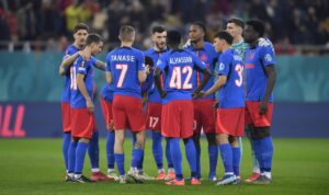 Probleme pentru FCSB înaintea meciurilor din Europa League. Ce jucator important ar putea rata partidele
