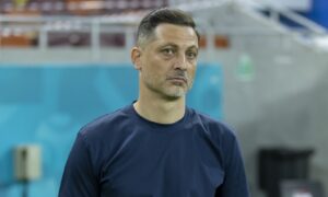 Mirel Rădoi își sfătuiește titularul să plece de la Universitatea Craiova: „M-aș uita pe contract, nu pe campionat”