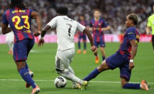 Momente încinse în Real Madrid – Barcelona. Penalty întors de VAR și gol anulat lui Kylian Mbappe