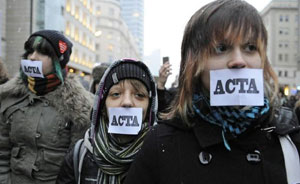Proteste anti ACTA. Sfârşitul libertăţii. Zeci de mii de oameni în stradă.