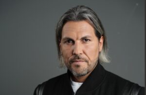 Campionul României, lider Survivor. Faimoși vs Războinici. Adi Vasile este noul prezentator al show-ului Antenei 1