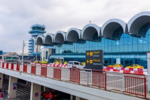 România Zboară Departe: tinerii performanți din România primesc sprijin pentru deplasările în străinătate