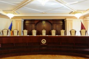 Trei noi judecători ai CCR au depus jurământul în cadrul unei ceremonii la Palatul Cotroceni