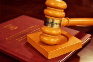 CCR: Legea privind anularea privilegiilor foştilor şefi de stat – neconstituţională