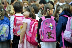 Începutul de an şcolar este motiv de stres pentru cei mai mulţi părinţi