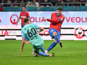 Probleme pentru FCSB! David Miculescu s-a accidentat şi a fost dus la spital