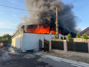 Incendiu la o fabrică de peleţi din localitatea Şendreni, judeţul Galaţi