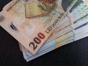 Tensiuni pe tema salariului minim: sindicatele amenință cu proteste