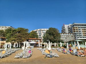 MEDAT: Se caută soluţii pentru revenirea din străinătate a 87 de turişti români, clienţi ai Cocktail Holidays