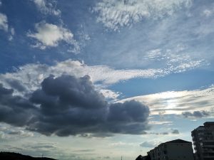 METEO: Val de căldură persistent dar și instabilitate atmosferică temporar accentuată