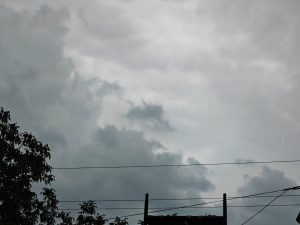 Cod galben de averse în mai multe localități
