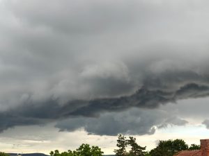 Meteorologii anunță ploi în mai multe județe