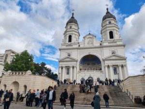 Distincţii pentru familiile de preoţi cu mulţi copii, oferite de IPS Părinte Teofan, Mitropolitul Moldovei şi (…)
