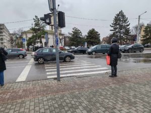 METEO: Ploi importante cantitativ, precipitații mixte și ninsori, intensificări ale vântului, vreme rece