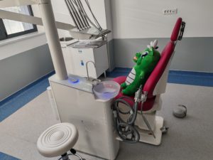 Ministrul sănătăţii promite măsuri pentru decontarea serviciilor stomatologice în spitalele de stat