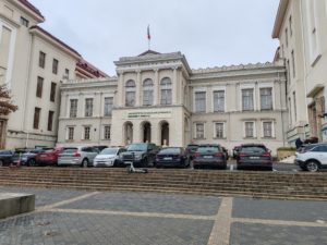 Peste 10.000 de candidaţi participă la concursul de intrare în rezidenţiat