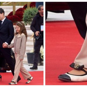 Cât costă pantofii purtați de Aheea, fiica lui Nicușor Dan, la slujba de sfințire a Catedralei Mântuirii Neamului. (…)