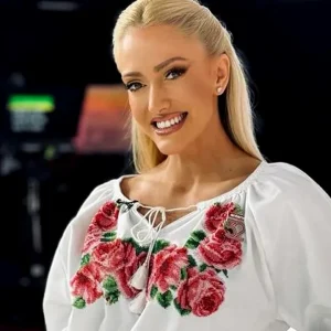 Iuliana Pepene și-a șocat fanii. S-a filmat în timp ce consuma carne crudă: „Nu vreau să fac miros în casă. Știți (…)