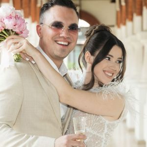 Ivona Mihăescu s-a căsătorit religios cu Vlad Gabura. Imagini de la nunta fiicei lui Mugur Mihăescu