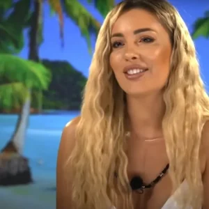Oana Monea, reacție după ce fanii Insula Iubirii au numit-o „babă”. Ce vârstă are, de fapt, ispita